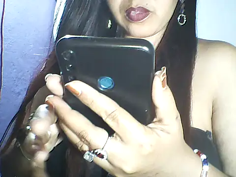 layanah12 online show from 18, 3, 2026