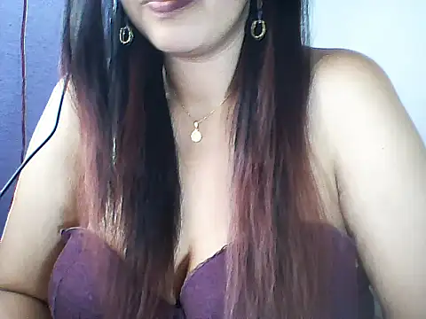 layanah12 online show from 4, 4, 2026