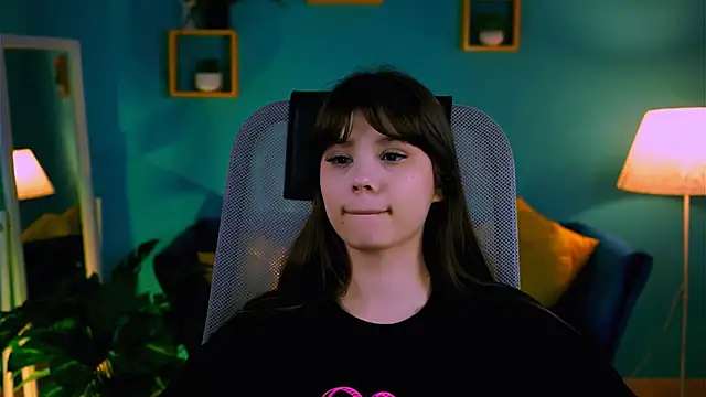 EvaThopson online show from 23, 4, 2026