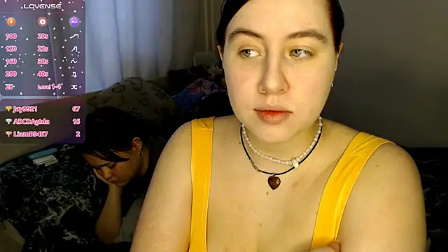 Snapshot of BettyandRich_ chatting on 10, 3, 2025 BettyandRich online show from 10, 3, 2025