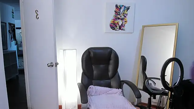 Snapshot of Escarlett_Wii chatting on 7, 11, 2025 Escarlett Wii online show from 7, 11, 2025