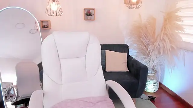 Snapshot of Escarlett_Wii chatting on 16, 10, 2025 Escarlett Wii online show from 16, 10, 2025