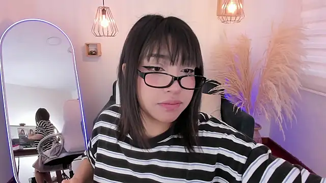 Snapshot of Escarlett_Wii chatting on 18, 10, 2025 Escarlett Wii online show from 18, 10, 2025