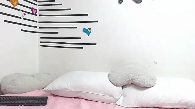 Emawalker  online show from 22, 12, 2025