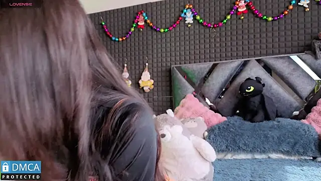 SolBeaumont1 online show from 4, 12, 2025