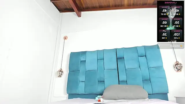 mia  fernandez online show from 23, 11, 2025