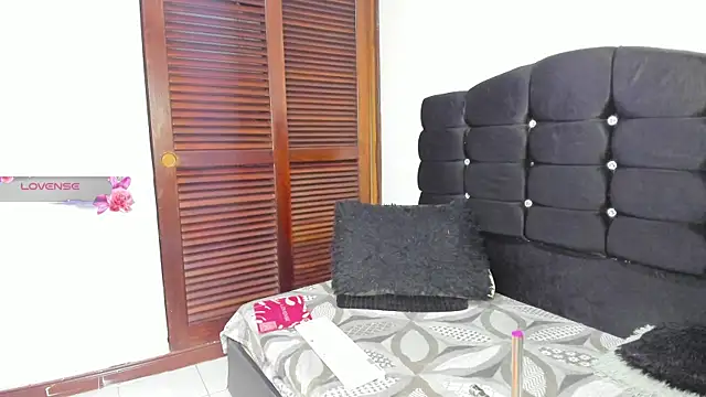 Selenakyle92  online show from 21, 7, 2026