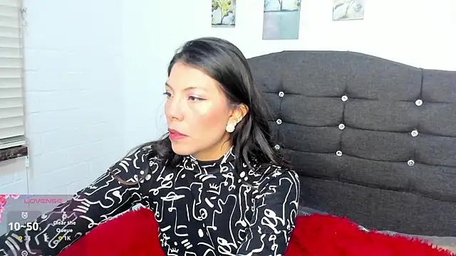 Selenakyle92  online show from 17, 7, 2026