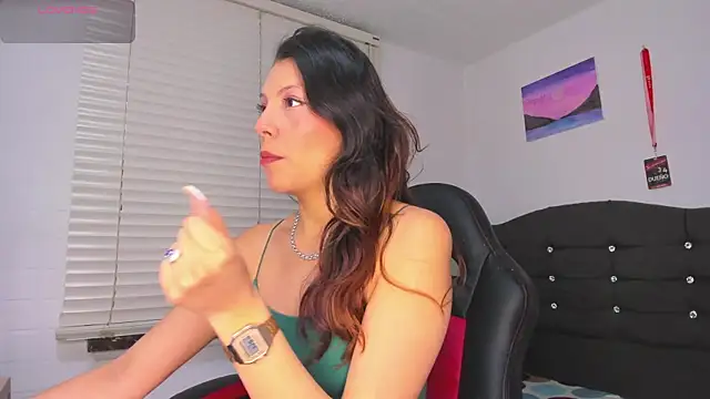 Snapshot of Selenakyle92_ chatting on 11, 9, 2025 Selenakyle92  online show from 11, 9, 2025