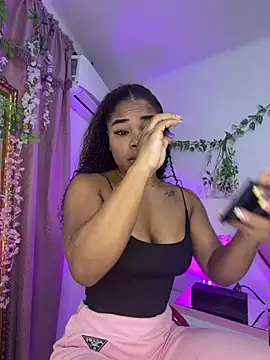 Snapshot of NahiaraReina chatting on 10, 7, 2026 NahiaraReina online show from 10, 7, 2026