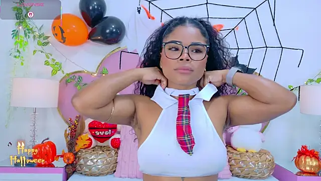 NahiaraReina online show from 31, 10, 2025