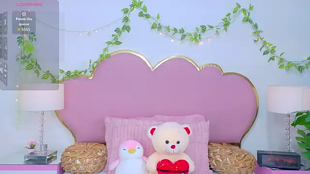 NahiaraReina online show from 28, 11, 2025