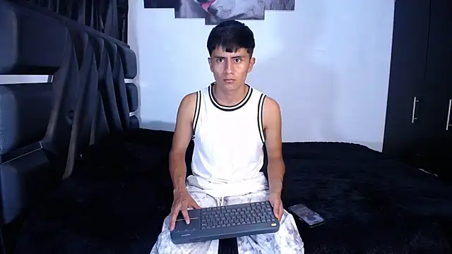 Snapshot of The__Rodriguez chatting on 29, 9, 2025 The Rodriguez online show from 29, 9, 2025