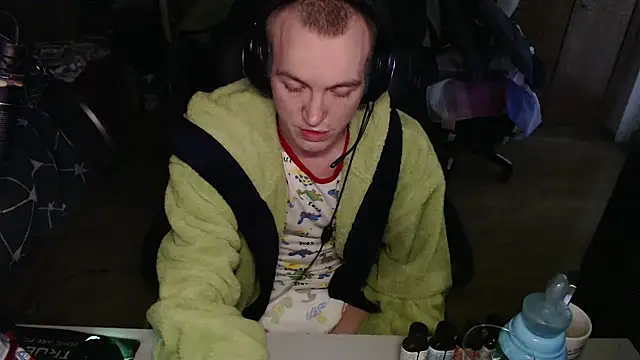 Snapshot of BabyDracoDarkfang chatting on 12, 5, 2026 BabyDracoDarkfang online show from 12, 5, 2026