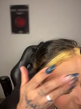 AnnikaMerliahh  online show from 31, 10, 2025