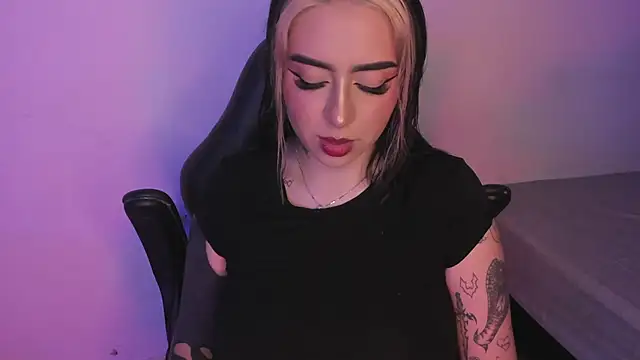 AnnikaMerliahh  online show from 13, 11, 2025