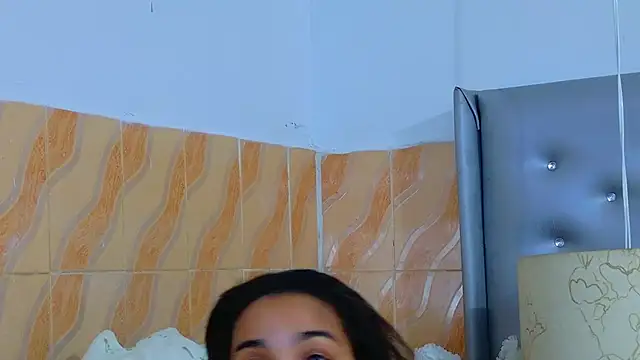 Snapshot of EileenBenzon chatting on 13, 5, 2026 EileenBenzon online show from 13, 5, 2026