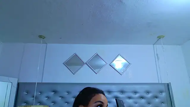 Snapshot of EileenBenzon chatting on 5, 5, 2026 EileenBenzon online show from 5, 5, 2026