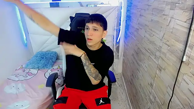 Brayan lopezz online show from 18, 1, 2025
