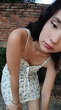 sweet outdoor charm online show from 17, 12, 2025