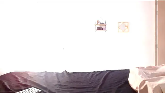 cherrydelioncourt online show from 7, 4, 2026