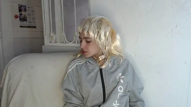 Snapshot of skinny_sweet2411 chatting on 12, 11, 2025 skinny sweet2411 online show from 12, 11, 2025