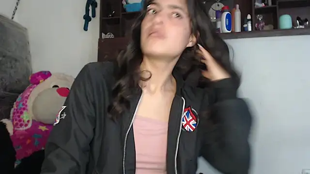 Snapshot of skinny_sweet2411 chatting on 15, 11, 2025 skinny sweet2411 online show from 15, 11, 2025