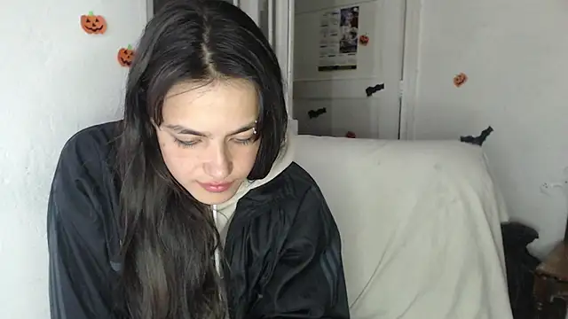 Snapshot of skinny_sweet2411 chatting on 7, 11, 2025 skinny sweet2411 online show from 7, 11, 2025