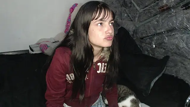 skinny sweet2411 online show from 16, 2, 2026