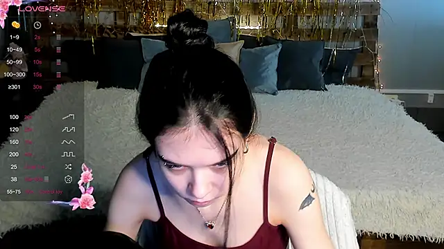 SweetyDeviliya online show from 4, 2, 2025
