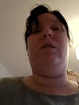 Snapshot of CurvyMilf1992 chatting on 6, 12, 2024 CurvyMilf1992 online show from 6, 12, 2024