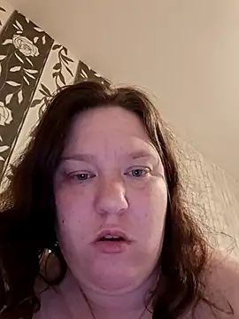 Snapshot of CurvyMilf1992 chatting on 11, 10, 2025 CurvyMilf1992 online show from 11, 10, 2025