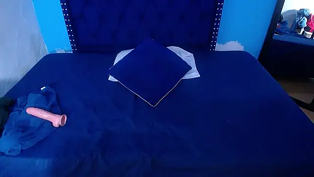 kinky redhead18 online show from 20, 2, 2026