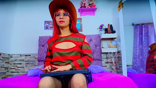 Snapshot of Melannytaylor chatting on 9, 10, 2025 Melannytaylor online show from 9, 10, 2025