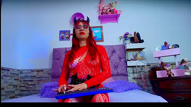 Snapshot of Melannytaylor chatting on 29, 10, 2025 Melannytaylor online show from 29, 10, 2025