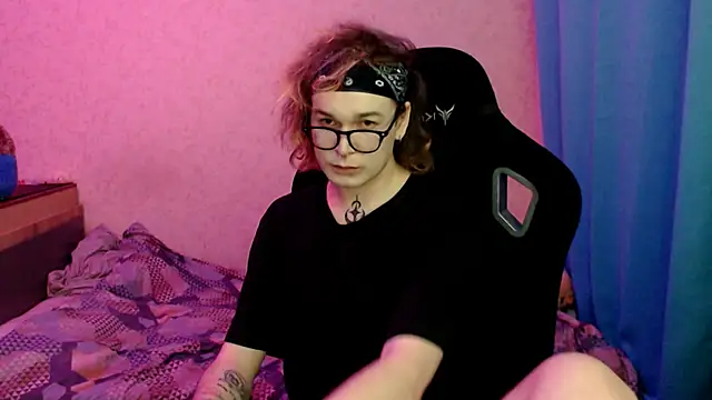 Snapshot of Steve_Mi chatting on 6, 11, 2025 Steve Mi online show from 6, 11, 2025