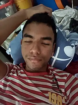 Snapshot of Reynold2608 chatting on 23, 11, 2025 Reynold2608 online show from 23, 11, 2025