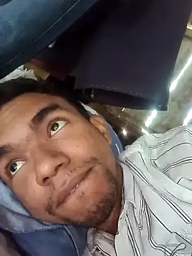 Reynold2608 online show from 2, 12, 2025