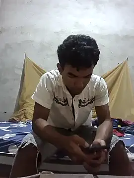 Snapshot of Reynold2608 chatting on 7, 1, 2025 Reynold2608 online show from 7, 1, 2025