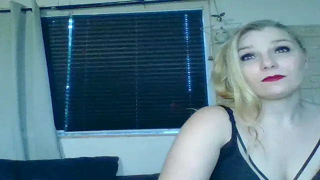 DevilsAngel13 online show from 4, 12, 2025