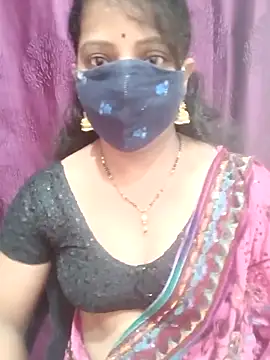 Snapshot of Manisha-Love chatting on 7, 10, 2025 Manisha-Love online show from 7, 10, 2025