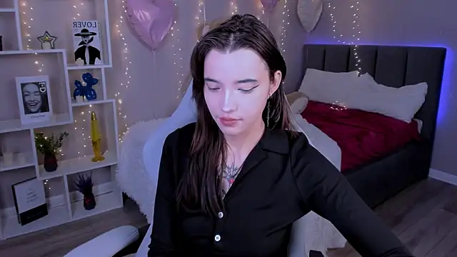 as1an girlfriend online show from 12, 3, 2026