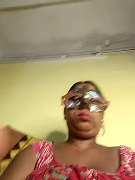 Snapshot of tinabhabhi chatting on 8, 10, 2025 tinabhabhi online show from 8, 10, 2025