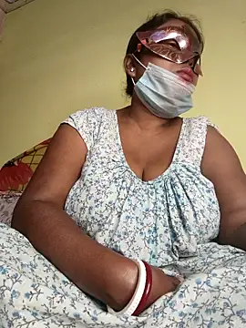 Snapshot of tinabhabhi chatting on 2, 3, 2025 tinabhabhi online show from 2, 3, 2025