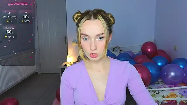 Wild Sophie  online show from 25, 11, 2025