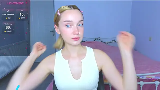 Snapshot of Wild_Sophie_ chatting on 26, 9, 2025 Wild Sophie online show from 26, 9, 2025