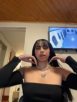 Snapshot of Hilary_pinkk chatting on 25, 6, 2026 Hilary pinkk online show from 25, 6, 2026
