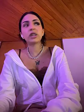 Hilary pinkk online show from 21, 4, 2026