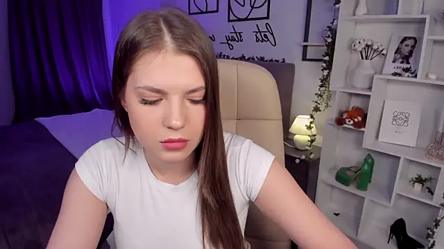 Snapshot of BellaSweetHeart chatting on 8, 6, 2026 BellaSweetHeart online show from 8, 6, 2026