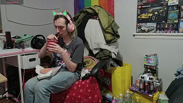 tallnerdyguy online show from 15, 4, 2026